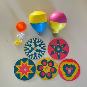 Vintage 1969 Mattel Wizzer spinning top toy (2) and accessories